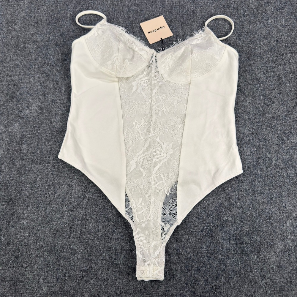 Superdown White Floral Lace Inset Bodysuit NWT Size Large Sweetheart Neckline